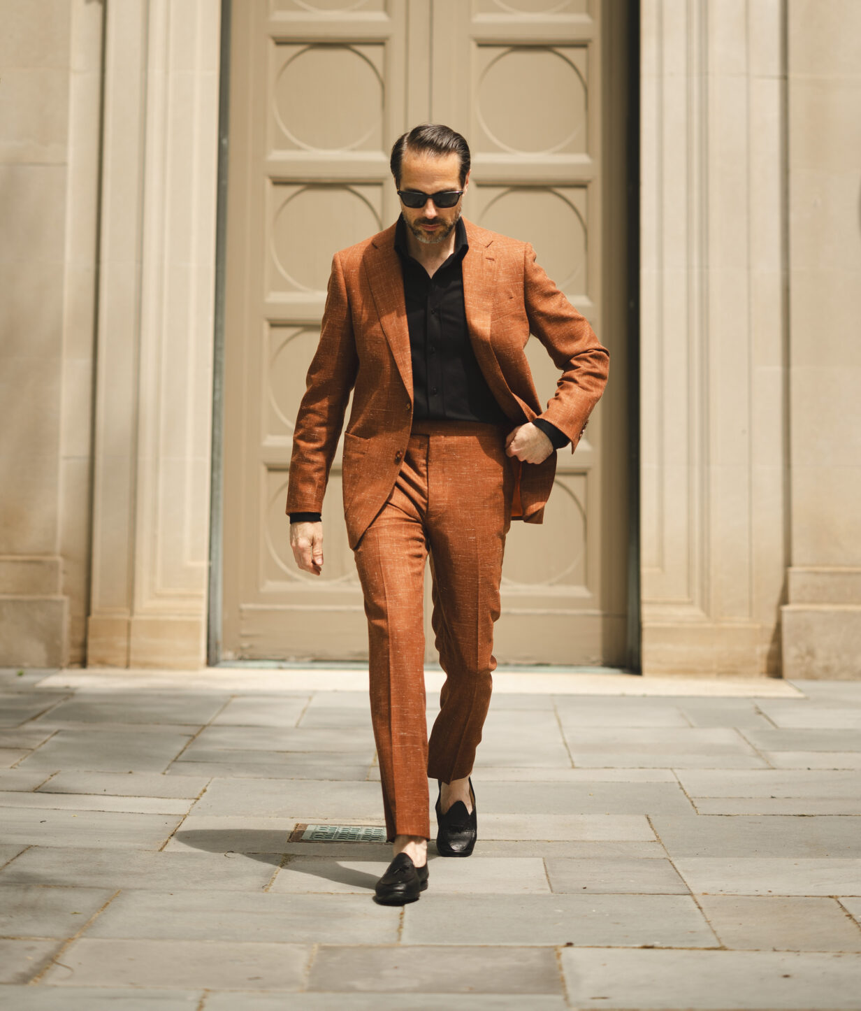 Một Bộ Vest Nam Không Nhàm Chán: Terracotta Hopsack Suit.