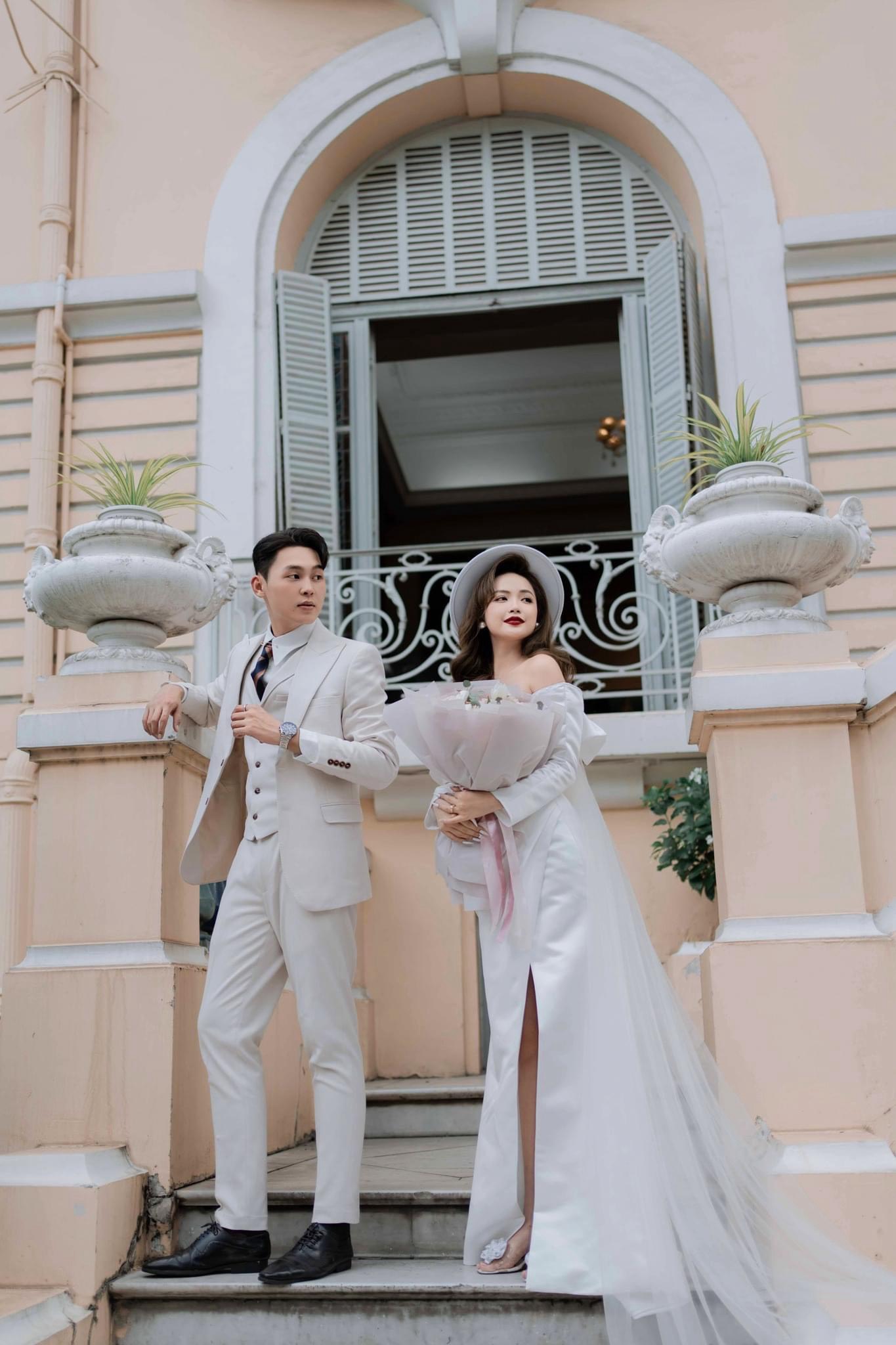 Những Mẫu Vest Cưới Đang Được Ưa Chuộng Năm 2024